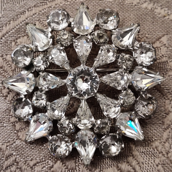 Vintage Joseph Wiener Crystal Brooch - Picture 12 of 12